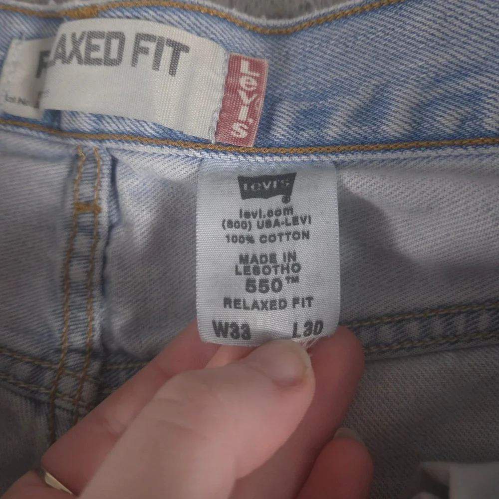 VINTAGE Levi's Jeans Mens 33x30 Light Wash 550 Relaxed Fit Tapered Leg Denim 00s